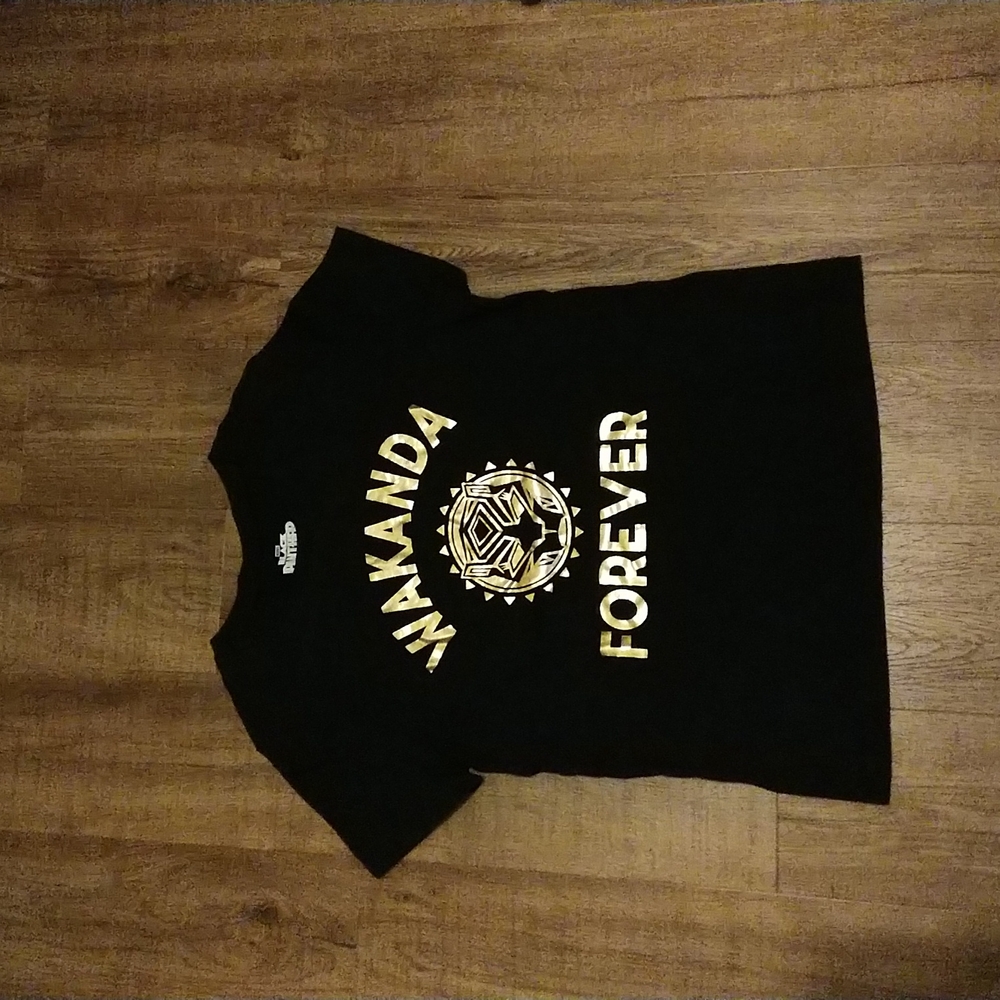 Wakanda Forever girls top, black with gold letters.